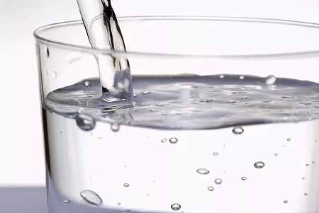 酸性水の使用と特性
